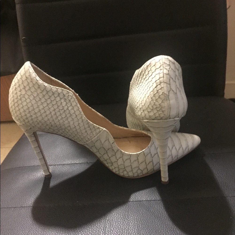 Shoes - Picture 5 of 7